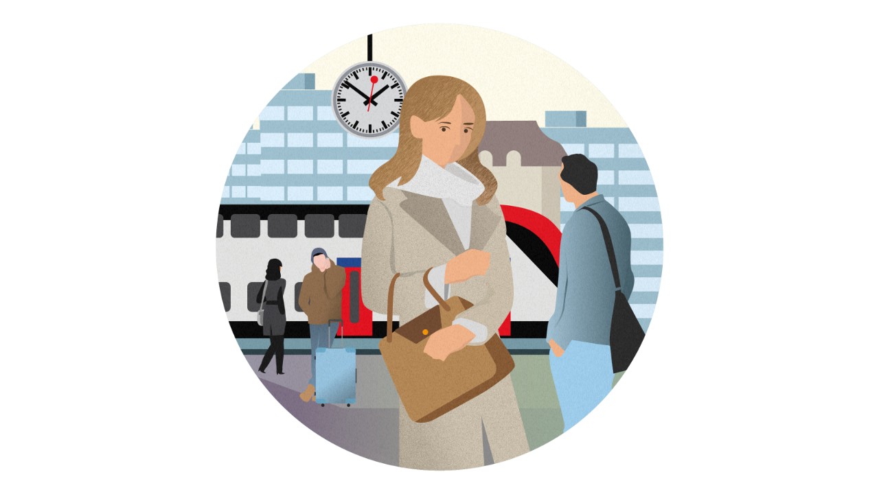 Eine Dame trägt ihre Handtasche verschlossen und gut beschützt vor ihrem Körper.